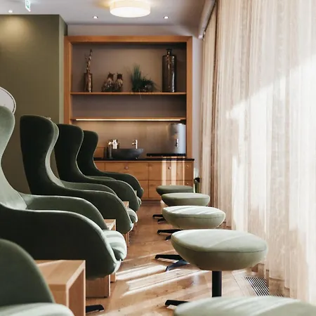 Otel Naturhotel Bauernhofer