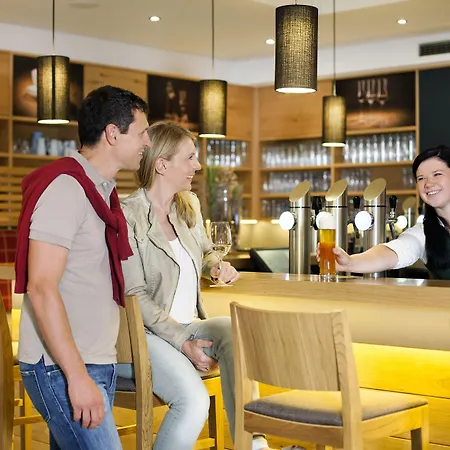 Otel Naturhotel Bauernhofer